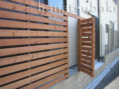 掃き出し窓への視線を防ぐ目隠しフェンス 花椿ブログ 期待にこたえ隊 日記