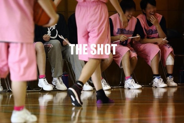 バッシュが脱げた The Shot