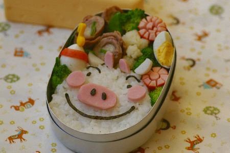 まめうしとお花ソーセージ きょうのお弁当 楽しくおいしいキャラ弁作り