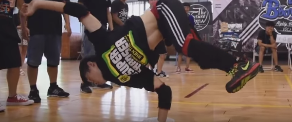 超絶パワー集 Powertricks Hajime ブレイクダンスを見るなら 激走ぶろぐ