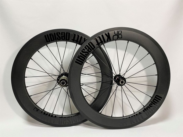 kitt design バトンホイール kitt design Tri-Spoke wheel のカーボンバトンホイールを購入し