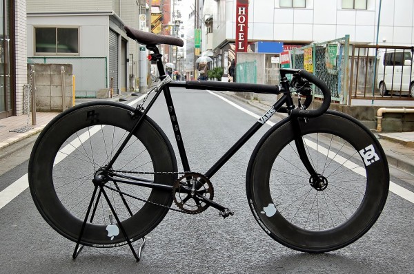 AVENTON MATARO LOW イレギュラーなマットブラック【橋輪Ｂｌｏｇ】 : 橋輪