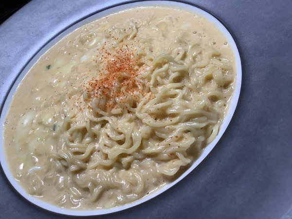 レシピあり サッポロ一番味噌ラーメン と牛乳などで簡単に作れる 味噌カルボナーラ が悪魔のような美味さだと話題騒然 画像マジで美味そおおお はちま起稿