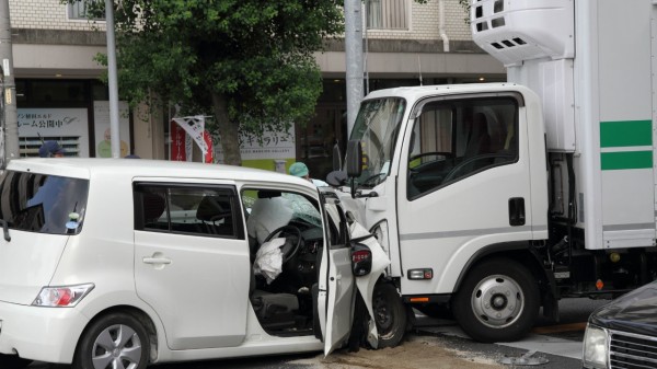 神戸新聞 車のペダル踏み間違い事故が一番多いのは若者 一番大事な情報が抜けてる と怒りのツイート はちま起稿