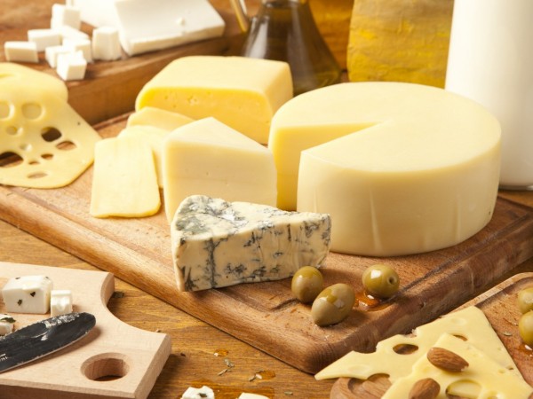 cheese-mold-olives-food