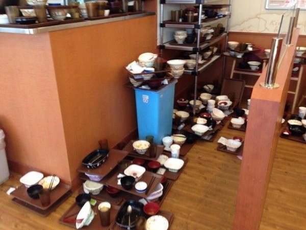 店員が一人しかいないすき家の店内画像が悲惨すぎるwwwwwwwwwww はちま起稿 店員が一人しかいないすき家の店内画像が悲惨すぎるwwwwwwwwwww はちま起稿