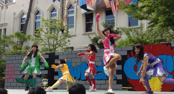 男子校ヤバイ 灘高校のなだいろクローバーzのピンクが可愛すぎると話題に 男の娘ぱねぇｗｗｗｗｗ はちま起稿