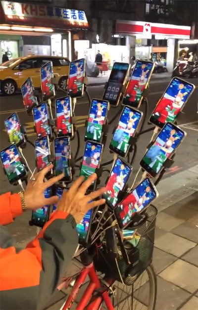 メガシンカ 自転車に15台のスマホを並べ ポケモンgo を遊んでいた台湾おじいちゃんの現在の様子がコチラｗｗｗｗｗｗｗ はちま起稿