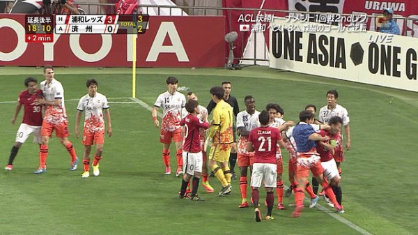 クソすぎ サッカーacl決勝 浦和vs韓国済州で浦和が勝利 キレた韓国チームが暴れて選手に暴行 レッド イエローカードが出まくる前代未聞の大乱闘騒ぎに はちま起稿