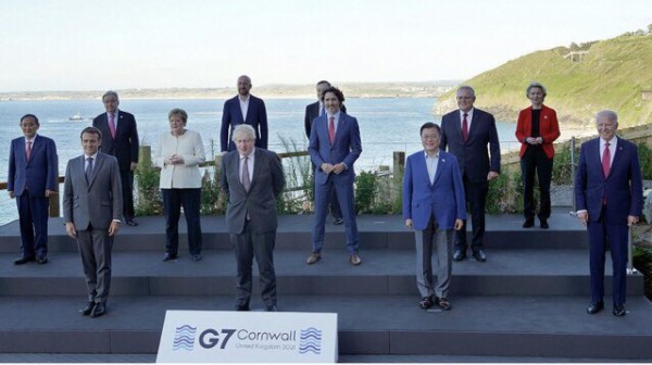 炎上 韓国政府 G7の首脳集合写真を改ざんして謝罪 南ア大統領を消去し 菅総理を隅っこに追いやる はちま起稿 炎上 韓国政府 G7の首脳集合写真を改ざんして謝罪 南ア大統領を消去し 菅総理を隅っこに追いやる はちま起稿