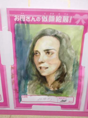 母の日】セブンのお母さん似顔絵展に今年も、たつや君（29）が参戦