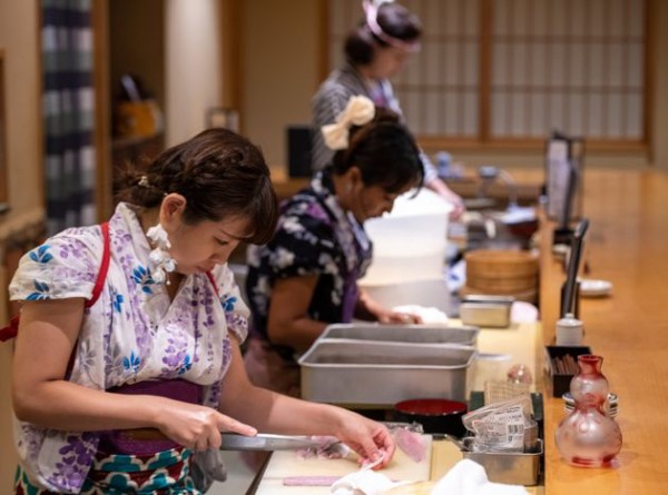 女性が板前を勤める なでしこ寿司 が炎上 和服の袖がまな板についていて不衛生 店 粗探し 誤指摘 はちま起稿