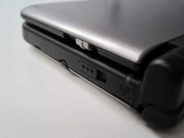 海外ゲームサイトeurogamerによる3dsllレビュー ピクセルサイズでけぇ 3dsをまだ持っていないなら選択肢に入るかも はちま起稿