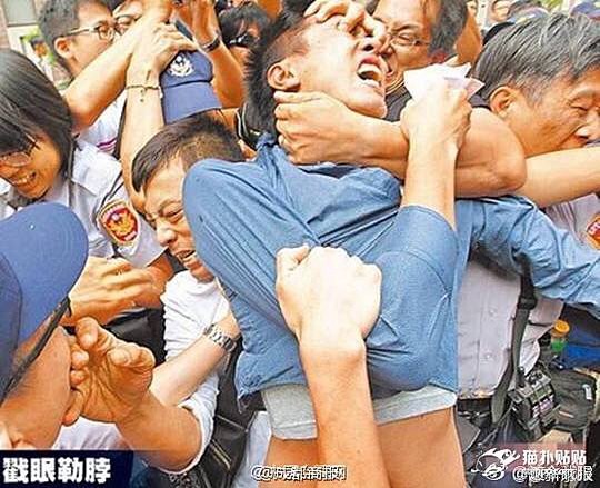 動画あり 台湾で猫を虐待した男 怒り狂った民衆に取り囲まれボコボコにされてしまう はちま起稿