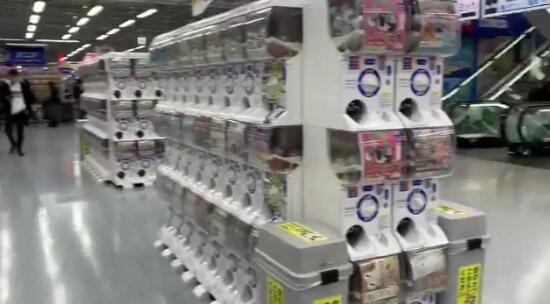 ヨドバシ梅田のガチャガチャジャングルがヤベェ これは台数アキバ超えてますわ はちま起稿 ヨドバシ梅田のガチャガチャジャングルがヤベェ これは台数アキバ超えてますわ はちま起稿