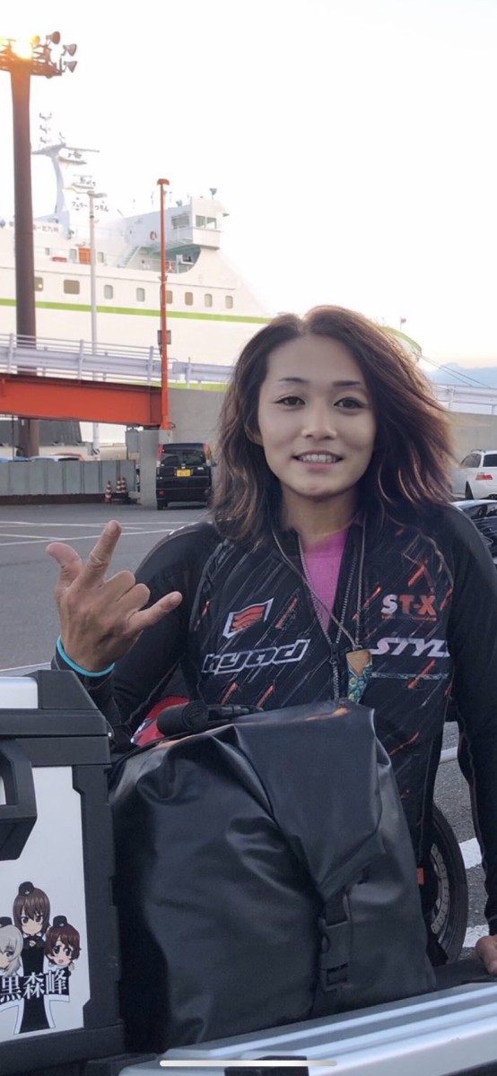 衝撃画像 女装疑惑のバイク界隈姫ライダー 宗谷の蒼氷 さん 正体はおじさんだとガチ確定 Tv出演したご本人の顔と加工技術がヤバすぎるｗｗｗｗ はちま起稿