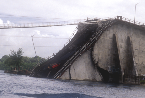Original_Koror-Babeldaob_Bridge_collapse