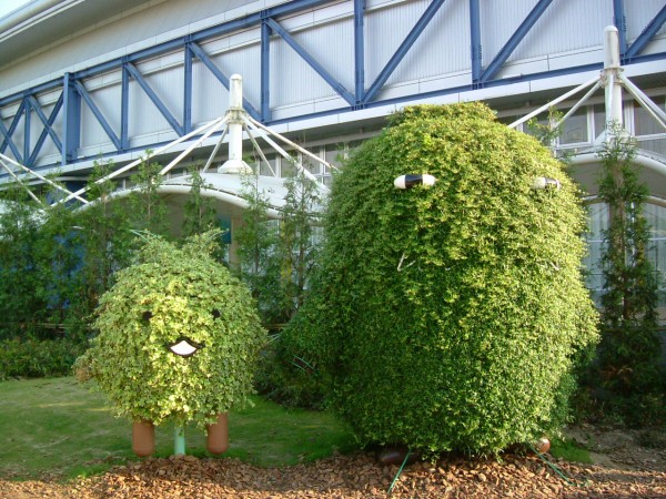 悲報 愛 地球博から8年 すっかり朽ち果ててしまっていたモリゾーとキッコロが切なすぎる件 はちま起稿