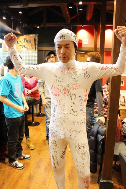 必見 岸田メル先生の最新女装姿をご覧ください はちま起稿