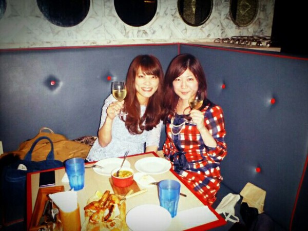 話題のスカイツリータウンで2500円均一ワインとチキンを楽しめます 女子会に是非 Rigoletto Rotisserie And Wine リゴレット ロティサリー アンド ワイン とうきょうスカイツリー 恵比寿 銀座大好き 新米フードアナリスト ハツのブログ