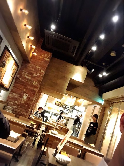 新宿三丁目 オリジナルのクラフトビールと豪快なドイツ料理の数々が楽しいダイニング Schmatz シュマッツ 恵比寿 銀座大好き 新米フードアナリスト ハツのブログ