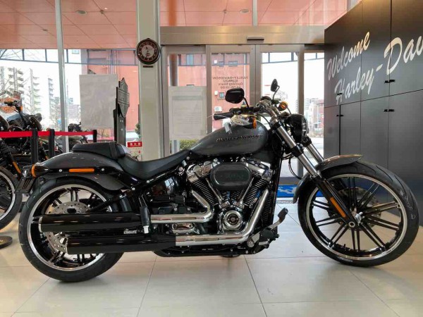 試乗車予定の2021年ブレイクアウトが入荷！ : ハーレーダビッドソン 