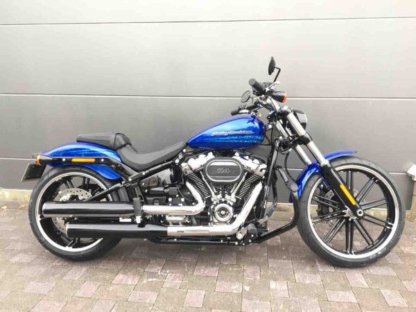 ハーレーダビッドソン ブレイクアウト 2019　新車取り外し\r
リアフェンダー ブレイクアウト117・ハーレーダビッドソン(HARLEY-DAVIDSON)の