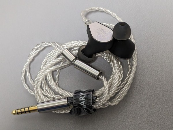 GIZAUDIO ✕ BINARY ACOUSTICS CHOPIN イヤホン Gizaudio × Binary Chopin」 個性的なデザインにバランスに優れ