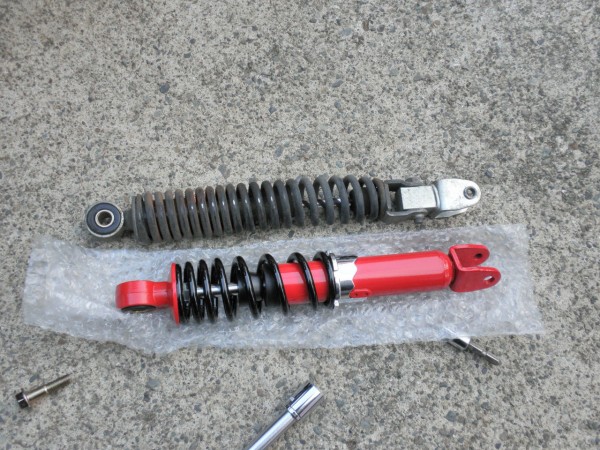 WP ホワイトパワー☆ステアリングダンパー☆ブラケット不明☆漏れ無