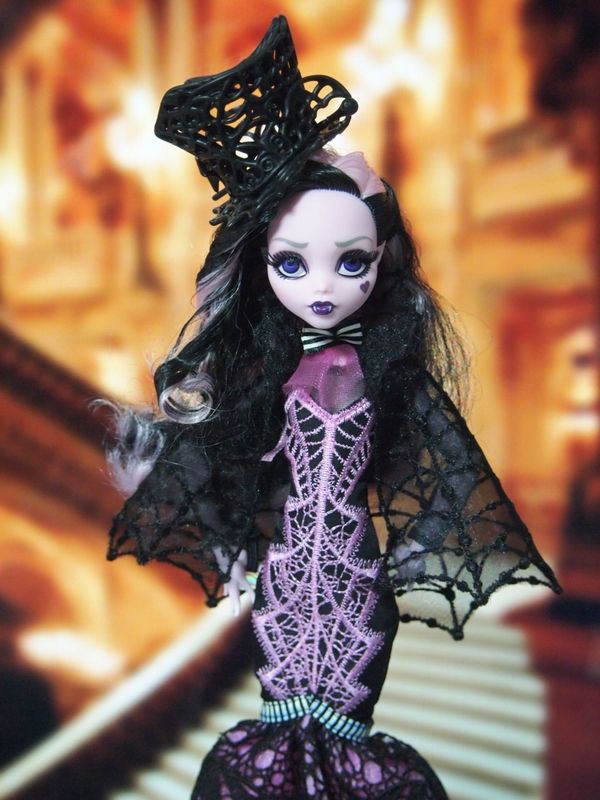 draculaura collector doll