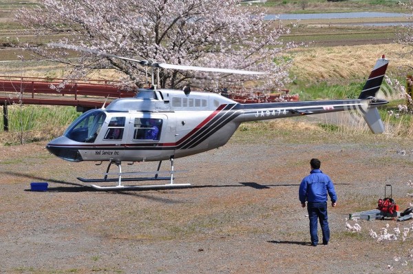 幸せなふたりに贈る結婚祝い 航空部品 Bell 206B ジェットレンジャー