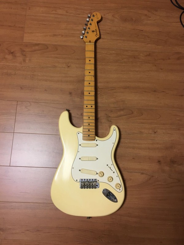 ストラトキャスターの改造【その3・ピックガード着せ替え編