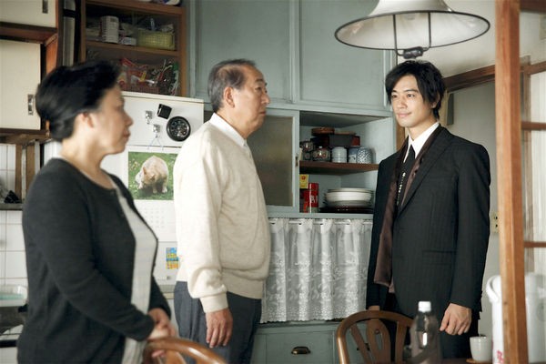 阪本順治 団地 逃げろ というメッセージ 聳え立つ地平線