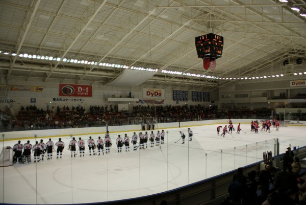 09 ｱｲｽﾎｯｹｰ 2月14日の第76回全日本アイスホッケー選手権 準決勝 ダイドードリンコアイスアリーナ スコアシートを持って