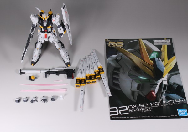 Rg νガンダム　塗装完成品 全塗装【プレミアムプラス完成品】バンダイ RG 1/144 νガンダム
