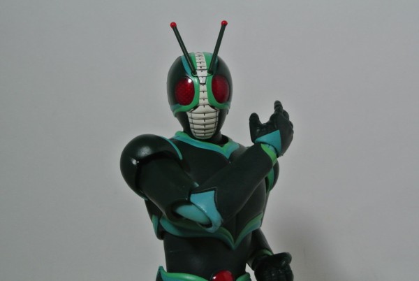 【美品】 S.H.Figuarts/フィギュアーツ 仮面ライダーJ Amazon.co.jp: S.H.Figuarts 仮面ライダーJ : おもちゃ