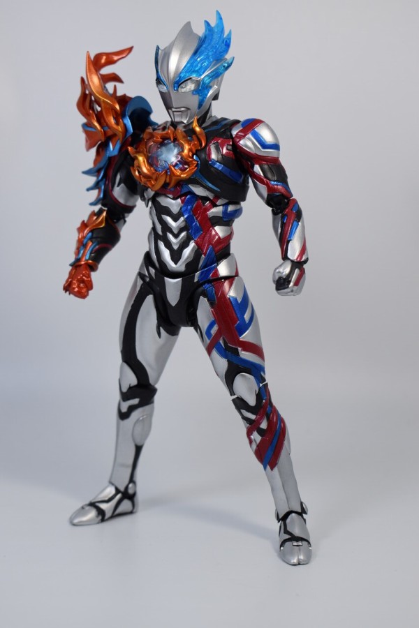 S.H.Figuarts ウルトラマンブレーザー ファードランアーマー