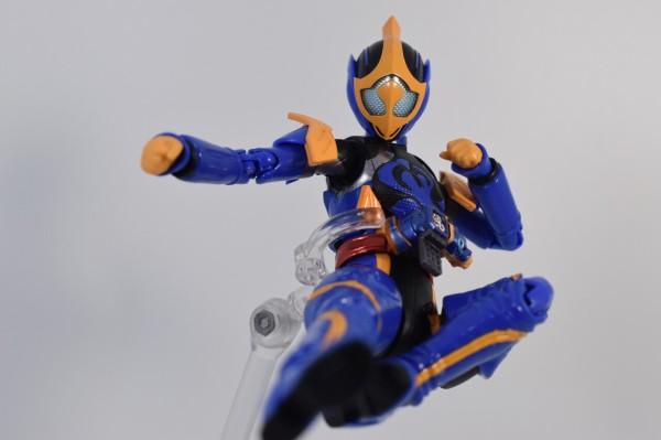 魂ウェブ商店】S.H.Figuarts 仮面ライダー ジャンヌ コブラゲノム