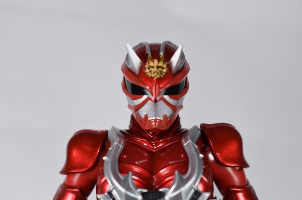 S.H.Figuarts 仮面ライダー響鬼紅（真骨彫製法） レビュー : ハニワの
