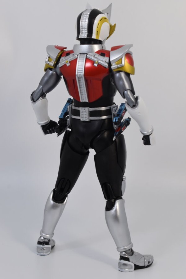 S.H.Figuarts真骨彫　仮面ライダー電王 ロッドフォームアックスフォーム S.H.Figuarts（真骨彫製法） 仮面ライダー電王 ロッドフォーム