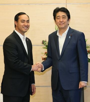 フリアン カストロ出馬は次への布石の意味を持つ 古村治彦 ふるむらはるひこ の政治情報紹介 分析ブログ フリアン カストロ出馬は次への布石の意味を持つ 古村治彦 ふるむらはるひこ の政治情報紹介 分析ブログ