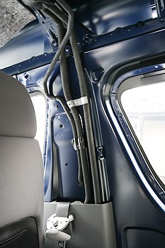 レジェトレックスと東レ ペフ 防音 制振 断熱 ハイエース ハイエース0系ワイドワゴン