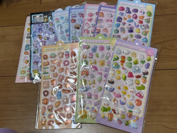 娘もシール帳に夢中☆SHEINで激安ボンボンドロップシール風を買って 