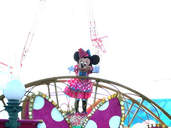 ディズニーランド◇ハッピーエントリー＆パスで混雑日でもたくさん乗れ