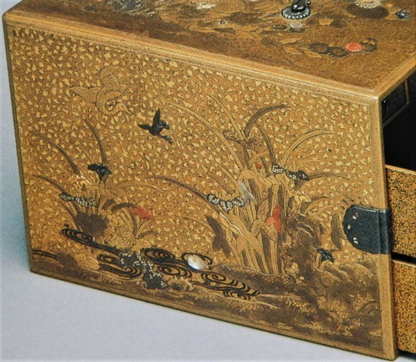 四季花鳥蒔絵提箪笥 通番26番 MR380．69 ギメ美術館 : サロン