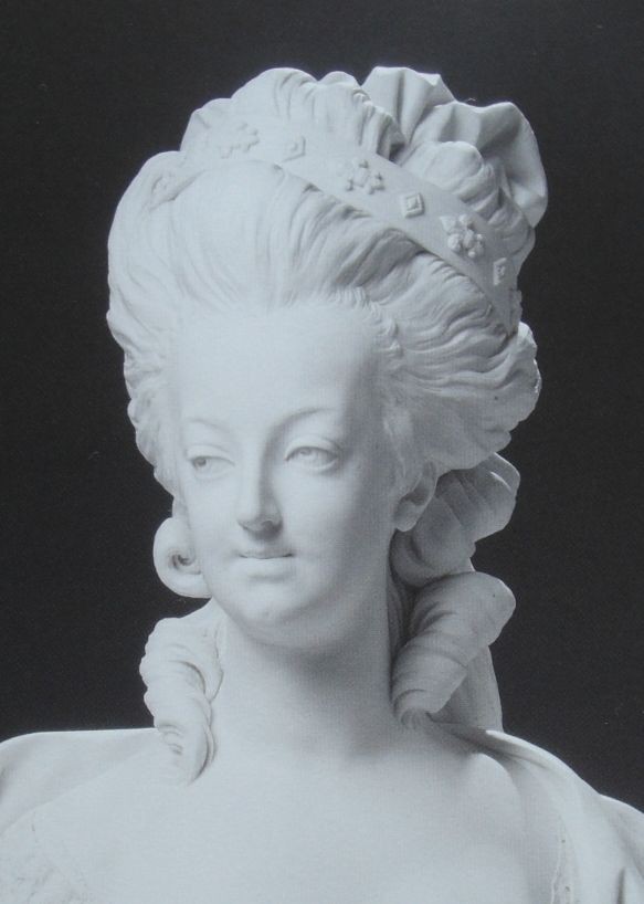 マリー・アントワネット 胸像 ルーヴル美術館 1782年 ポワゾ : サロン