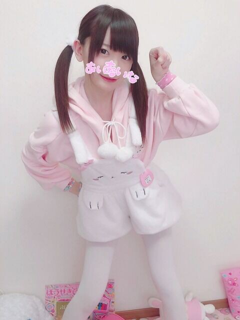 画像 女子小学生コスプレイヤー愛菜たん 口元を見せる ヒマをもてあました神々のまとめ