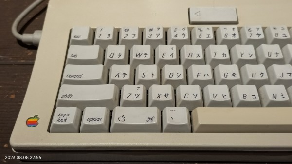 1989/平成1/Apple/Macintosh SE/30/フロッグデザイン