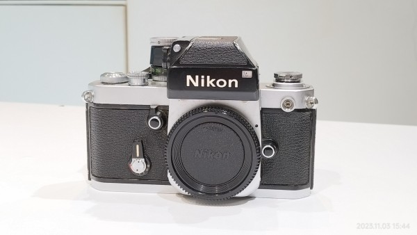 希少 ニコン Nikon F2 AS F2AS 一眼レフフィルムカメラ 1971 1971年の名機『Nikon F2』で撮る！ 新宿〜池袋｜Camoor -カメラ