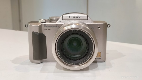 2002/平成14/Panasonic/DMC-FZ1/LUMIX/パナソニック/ルミックス/211万